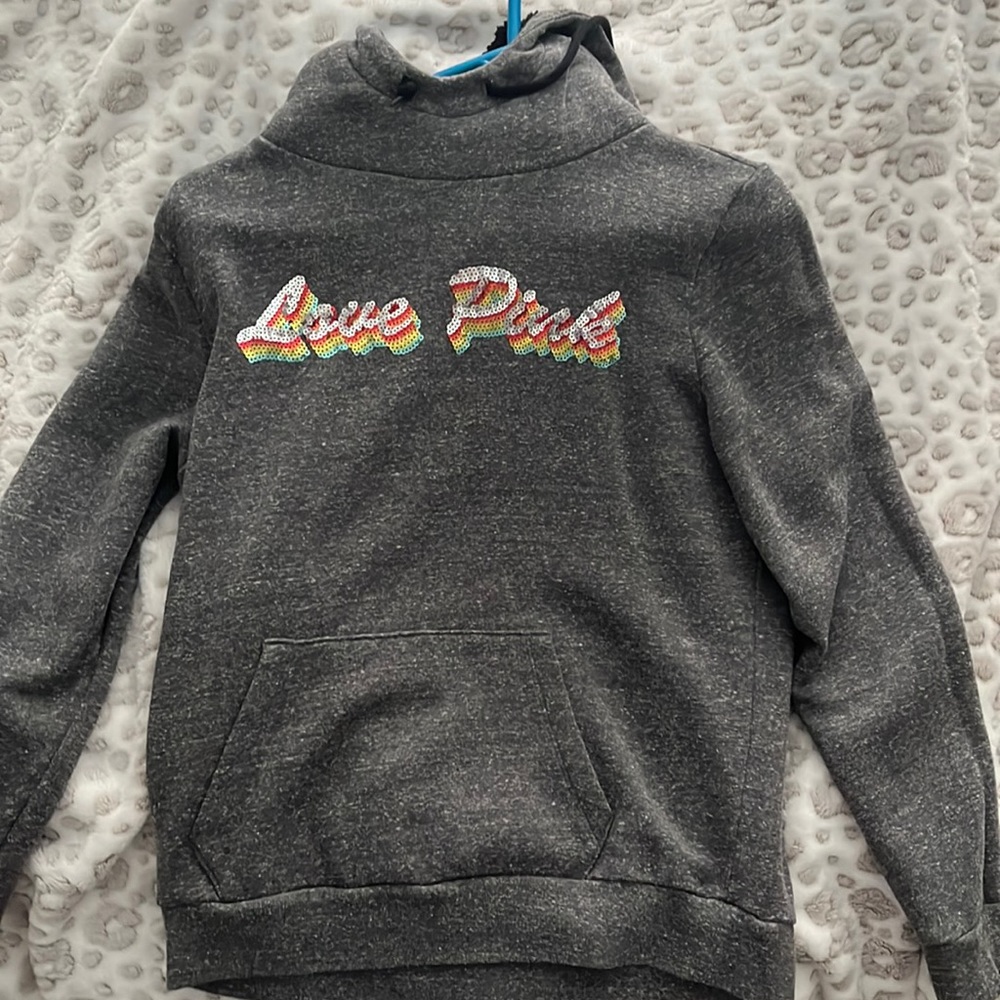 I’m selling a hoodie it is from pink Victoria’s Secret, it is a medium.